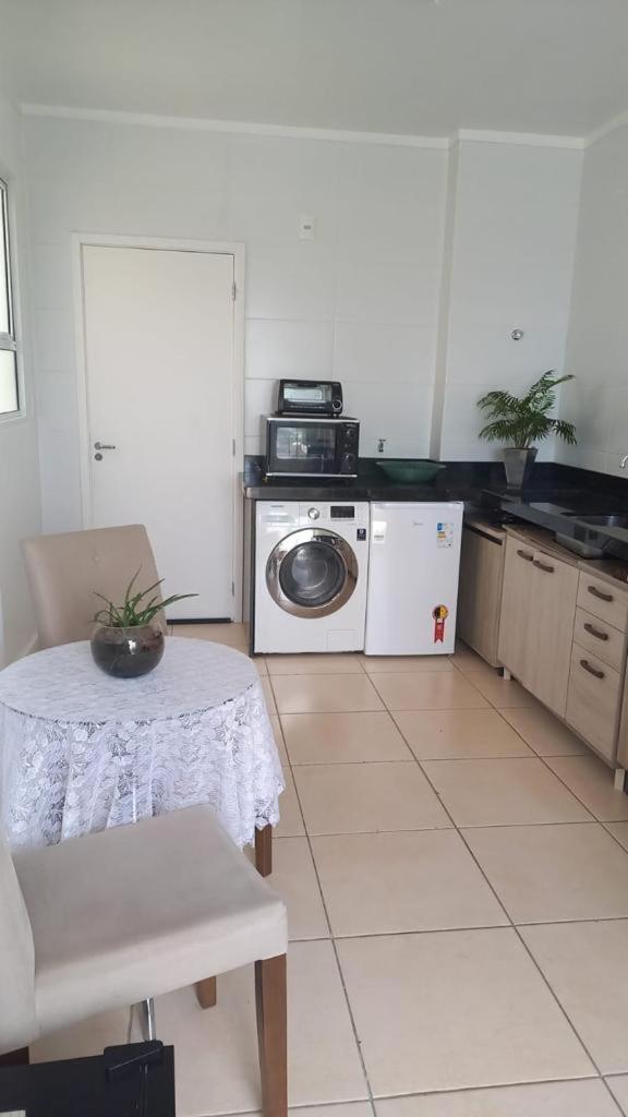 Apartamento Na Palhoca, Com Vista Para O Mar, Proximo A Mercados, Padarias E Farmacias. Ngoại thất bức ảnh